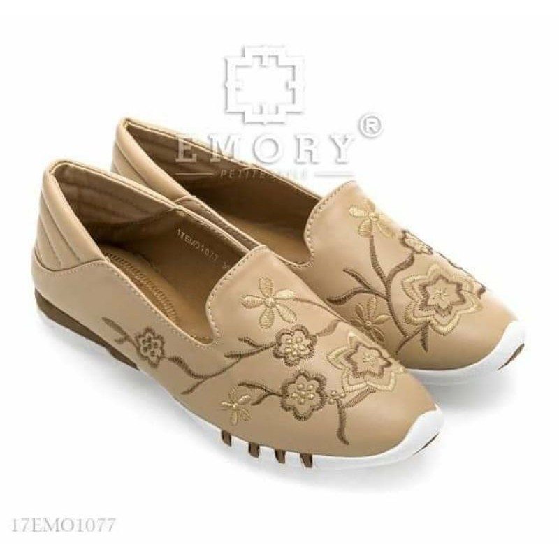 SEPATU EMORY