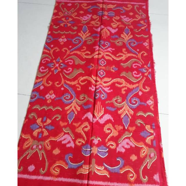 Endek tenun Bali