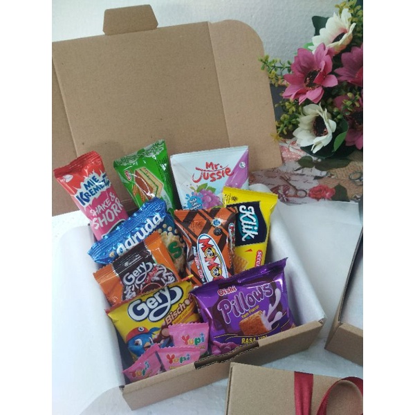 

snack box murmer / gift hampers / hadiah ulang tahun sempro /
