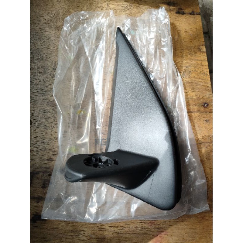 kaki spion luxio kanan