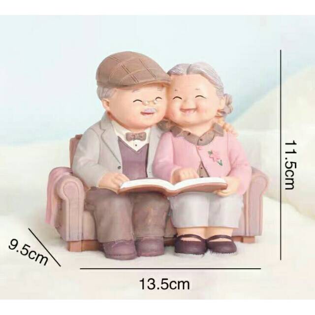 Patung pajangan kakek nenek