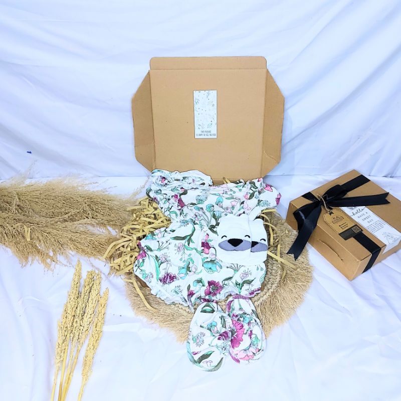 KADO BAYI | HAMPERS BAYI | JUMPER BAYI | JUMPSUIT BAYI | DRESS BAYI PEREMPUAN | BAJU BAYI LAKI LAKI | HAMPERS BAYI NEWBORN | HAMPERS BABY BOY | HAMPERS BABY GIRL | SETELAN ANAK LAKI LAKI | SETELAN ANAK PEREMPUAN | BABY GIFT | PARCEL NEWBORN | KADO LAHIRAN-beauty floral +sand