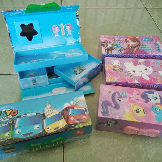 

Kotak Pensil Kode/ Tepak Pensil Karakter/ Study Set/ Alat Tulis Sekolah