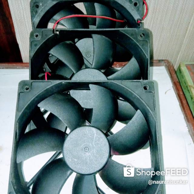 Kipas fan dc 12vdc - ukuran 12cm tebal 2,5cm normal oke