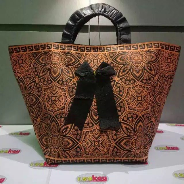 

TERLARIS TAS BESEK MOTIF BATIK BOX 22x22