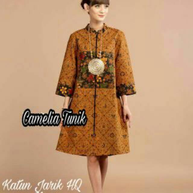 Camelia tunik