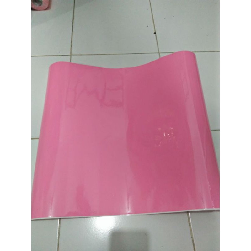 

stiker Skotlet warna pink muda ( soft pink) glossy,,, lebar atau tinggi stikernya 45cm