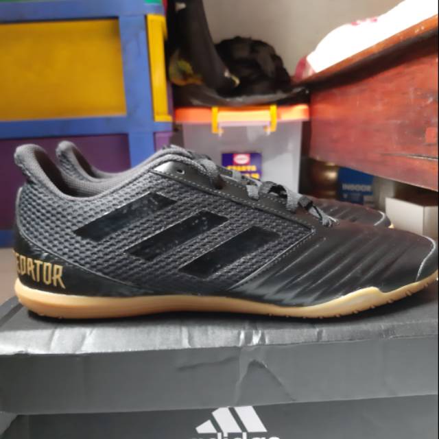 ADIDAS PREDATOR 19.4 IN SALA ORIGINAL  Size 42 (25.9cm)