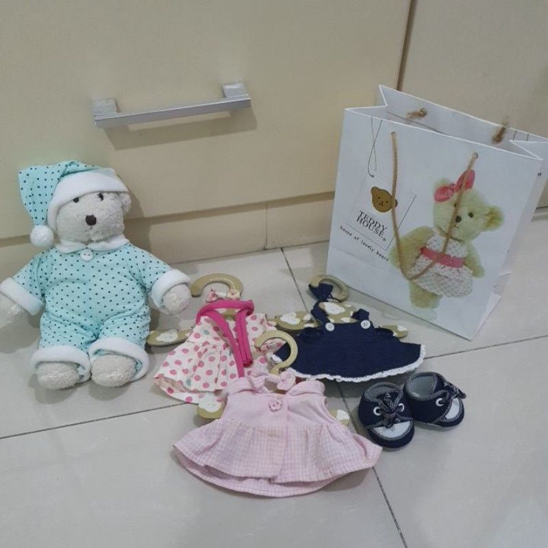 PRELOVED BONEKA TEDDY HOUSE SMALL SIZE + BAJU TEDDY BEAR NYA
