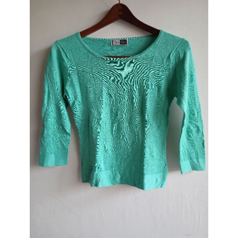 OZZ ON atasan blouse rajut LD 84 pjg 56 (P0003) preloved