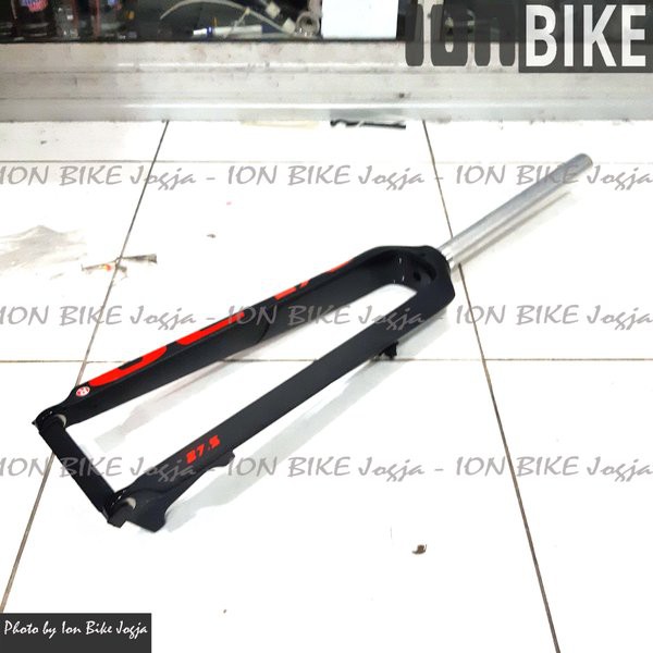 READY  Fork Rigid XLR8 Carbon Black Black - Fork Rigid sepeda MTB Oversize Disc brake - Ringan