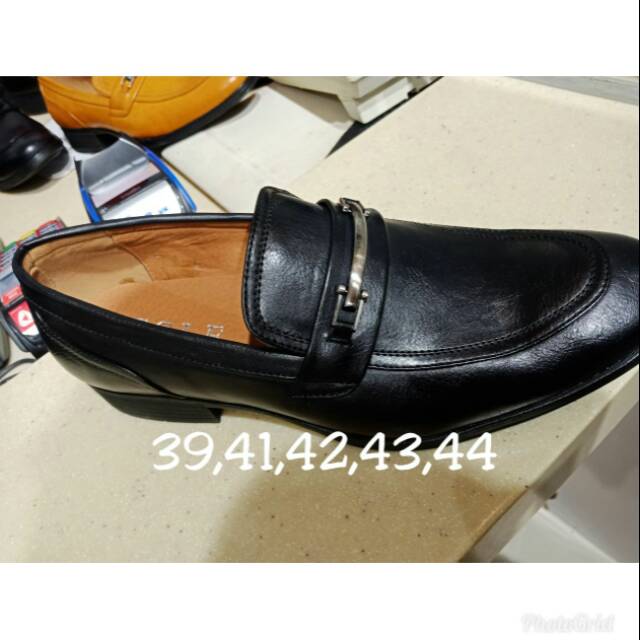 Sepatu COLE cowok hitam