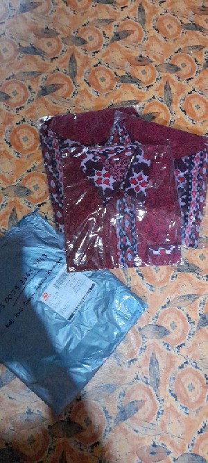 Batikmurahsekali Batik Couple Keluarga Motif  Mega Mendung Abang