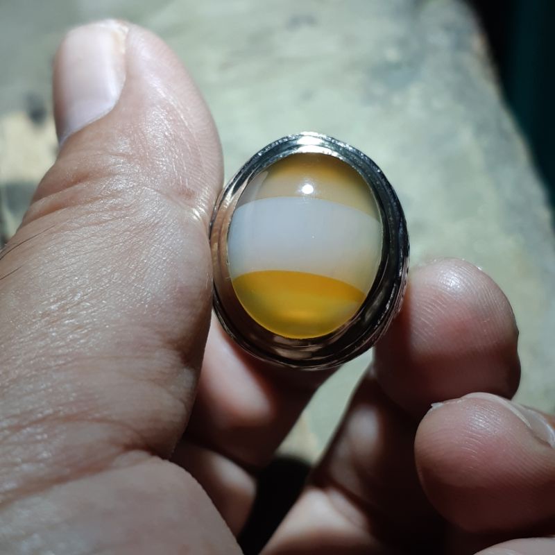 Natural chalcedony batu anggur motif antik limited tersedia nucleus cat eye