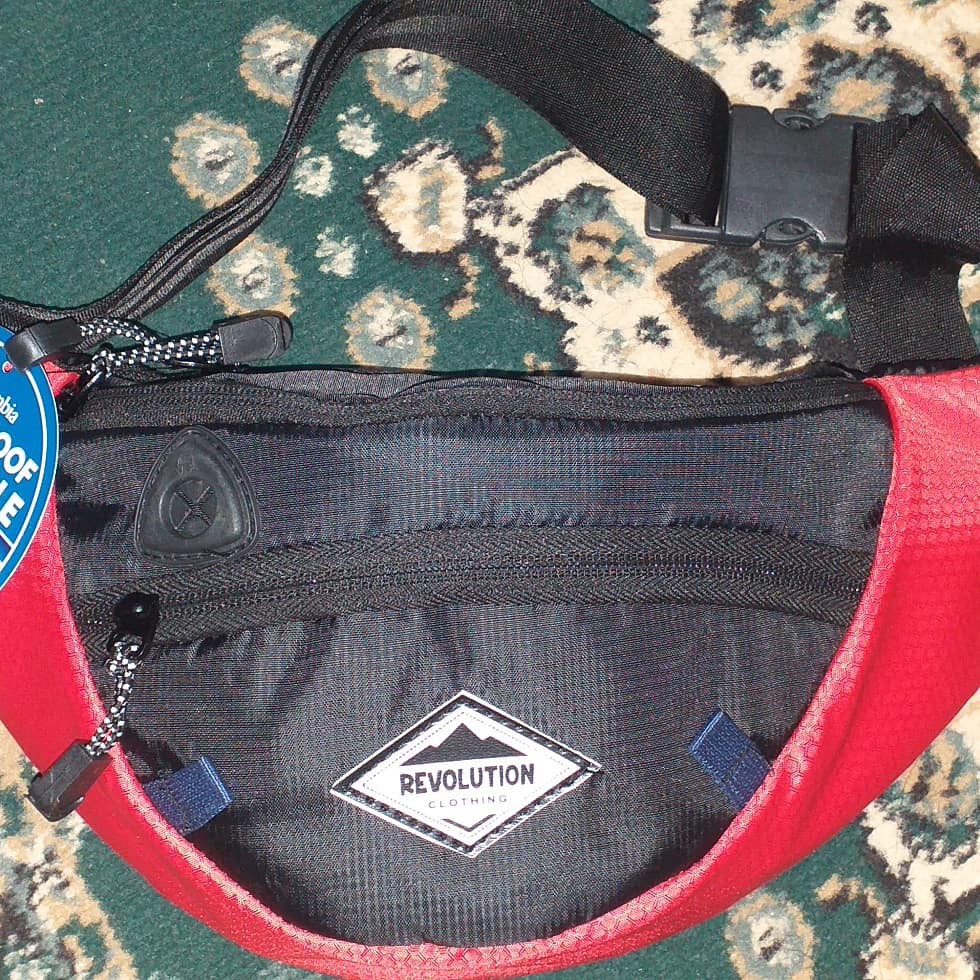 TAS WAISTBAG REVOLUTION TAWON(HARGA GLOSIR)TAS MURAH-TAS PRIA-TAS PINGGANG