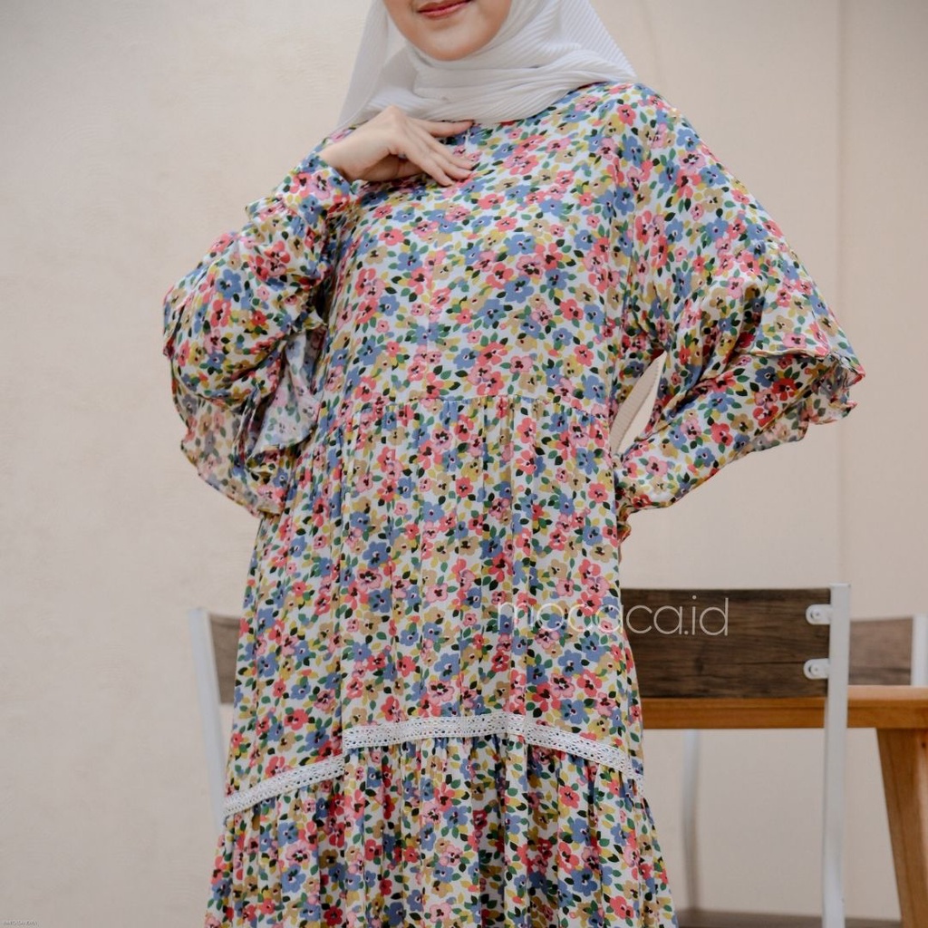 Dress Katun Rayon Premium Motif bunga kecil Aesthetic dengan aksen renda kecil yang simple busui friendly