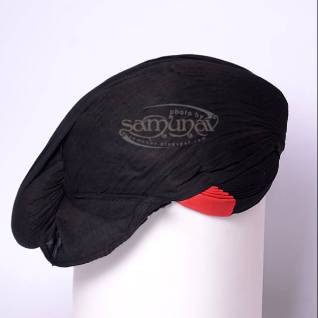 Blangkon Mataram Halus Hitam Polos Sidangan Merah