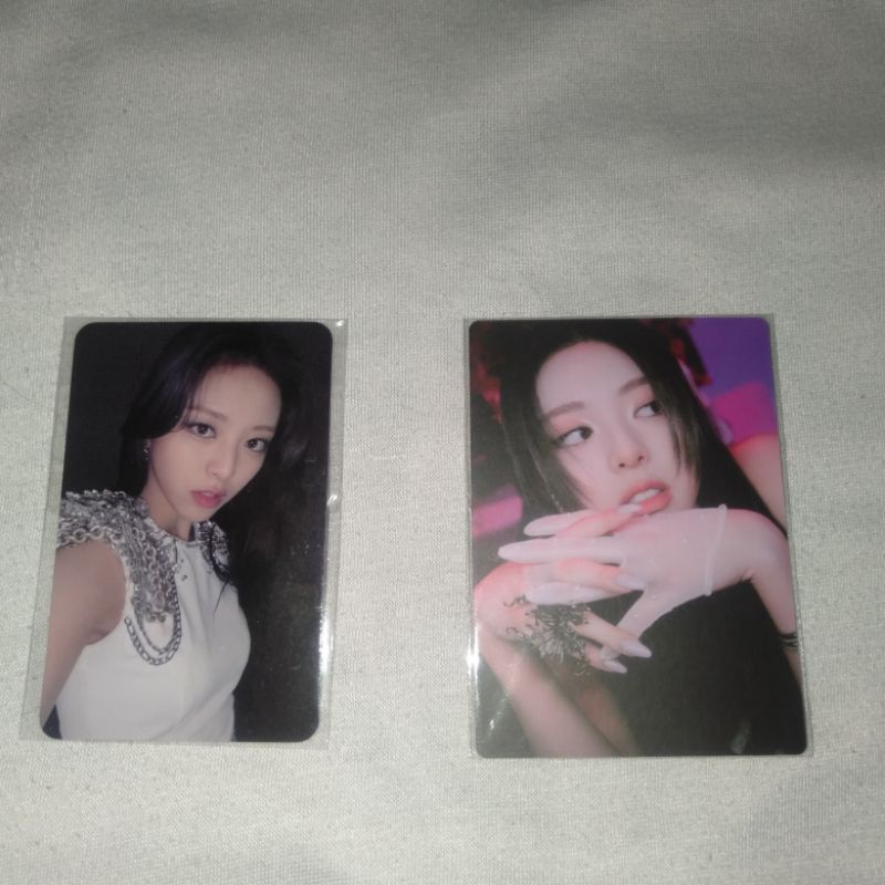 Shin Yuna ITZY withfans & limited edition Guess Who photocard [pair]