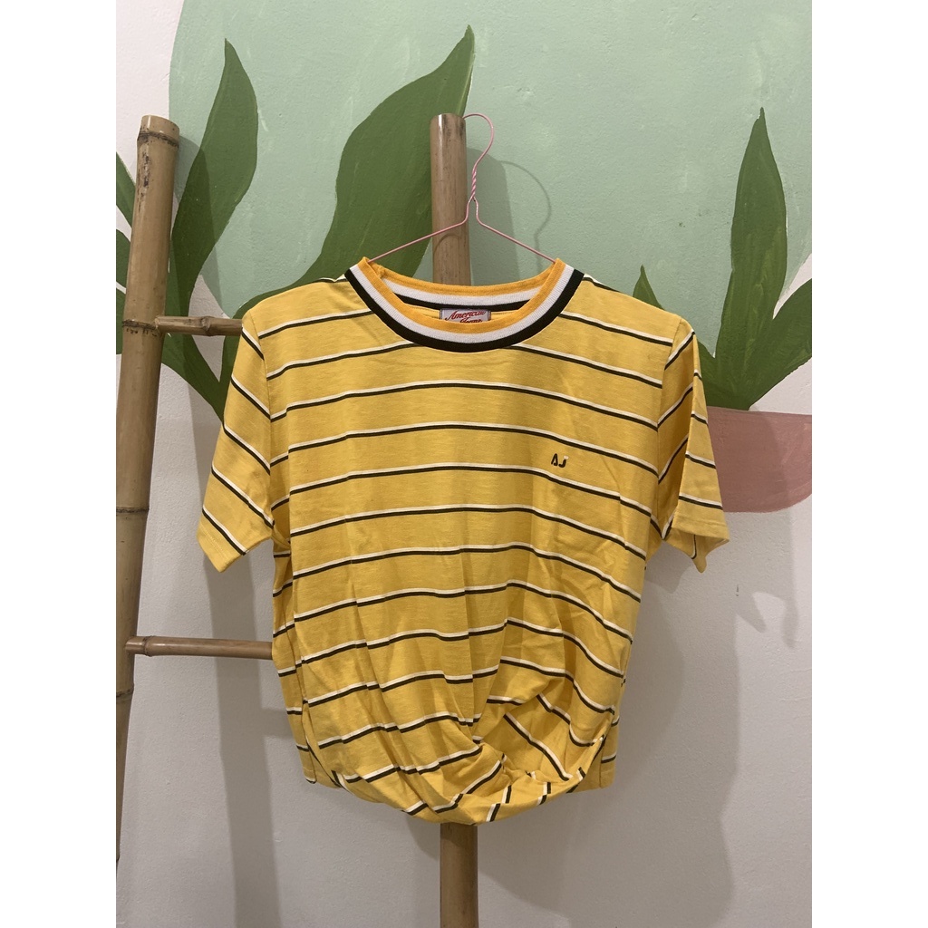 Preloved Branded Kaos Crop Top Americ*n Jeans
