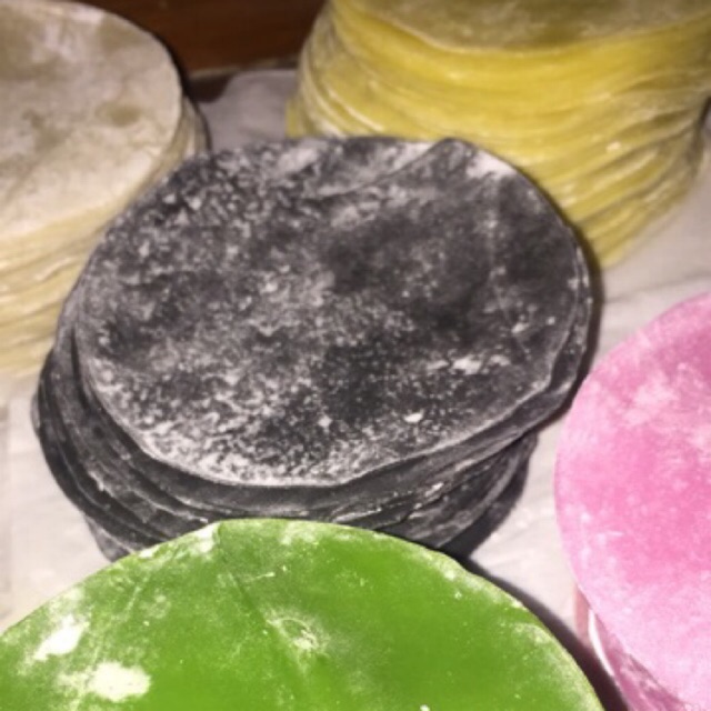 

Kulit Dimsum Mandu Gyoza Swekiaw WARNA WARNI HALAL isi 40 lembar