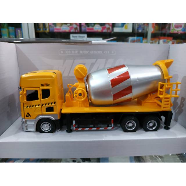  Mainan  Diecast Pullback Metal Car Truck Molen Light and 