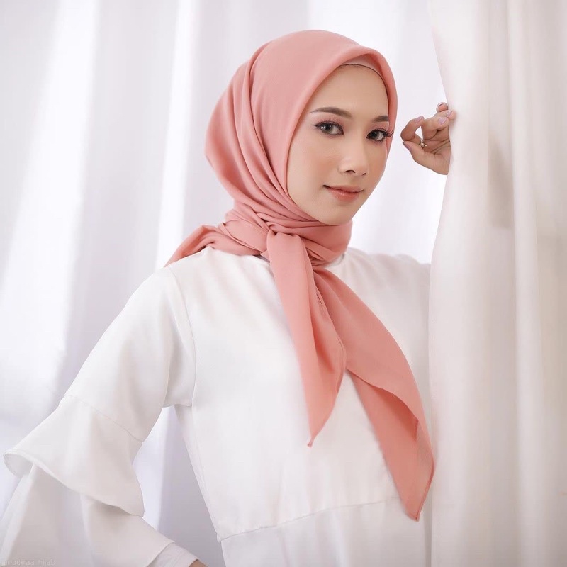 40+ Warna Hijab Segi Empat Bella Square Premium Original Jilbab Bella Square Polos Pollycotton-6