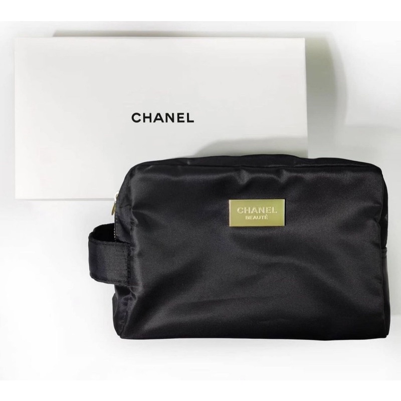 chanel pouch gift