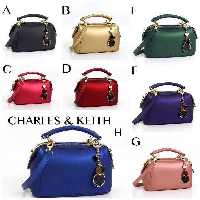 *CHARLES & KEITH*
*DOCTOR BAG* 
💋💋1111💋💋
Uk 21x11x13cm
Bahan jelly 
SEMIPREMIUM