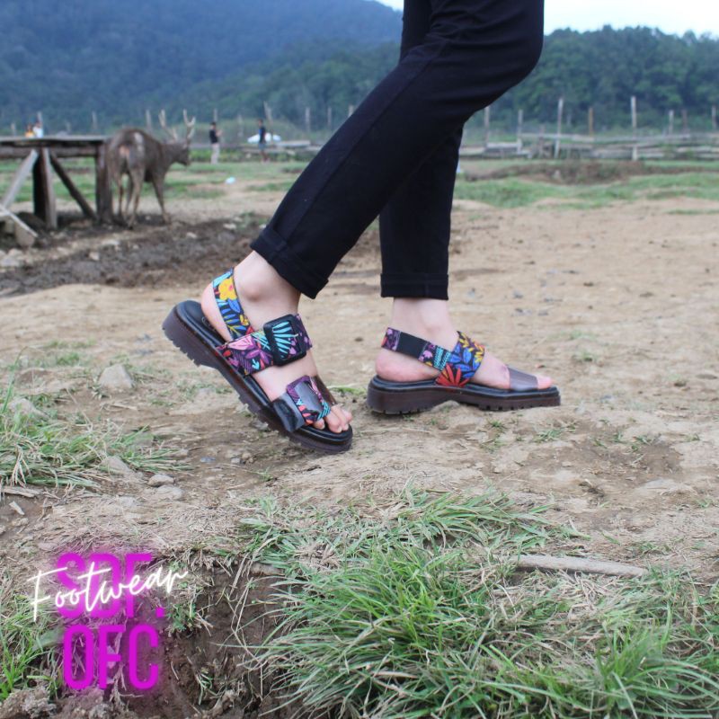 Autumn Docmart sandal Sdf.official