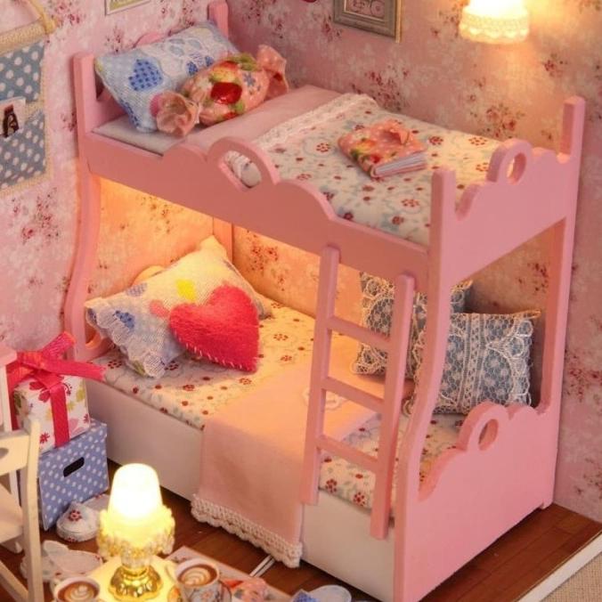 Mainan Miniatur Rumah Boneka