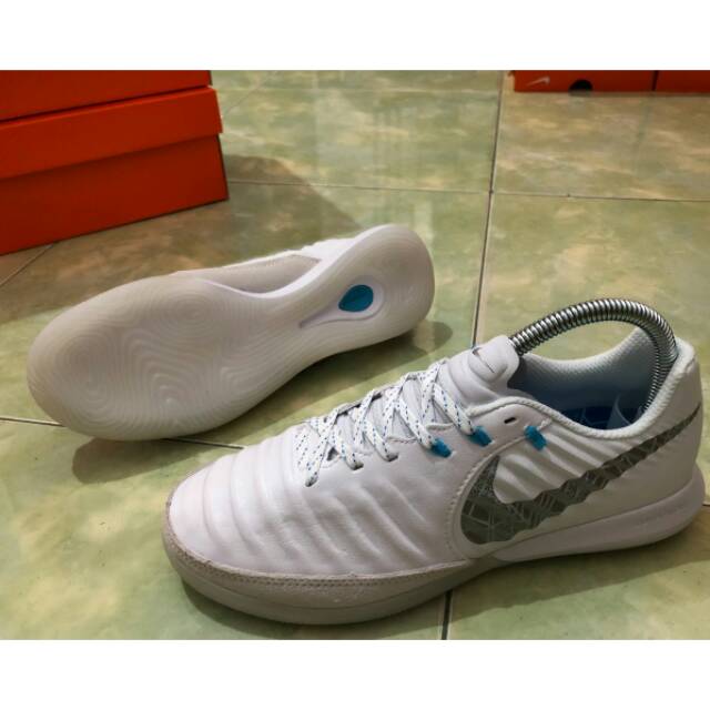 Sepatu Futsal Nike TiempoX Finale II IC - White
