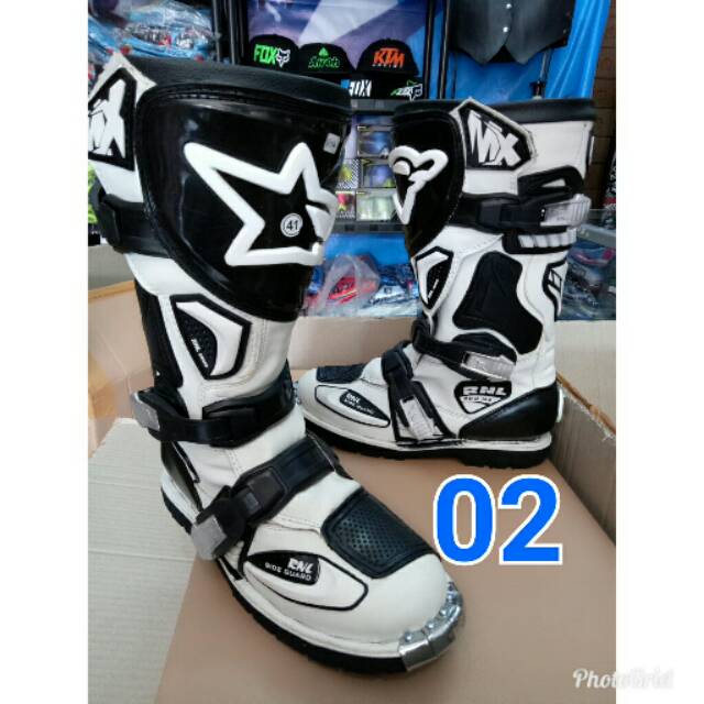 Sepatu cross trail RNL