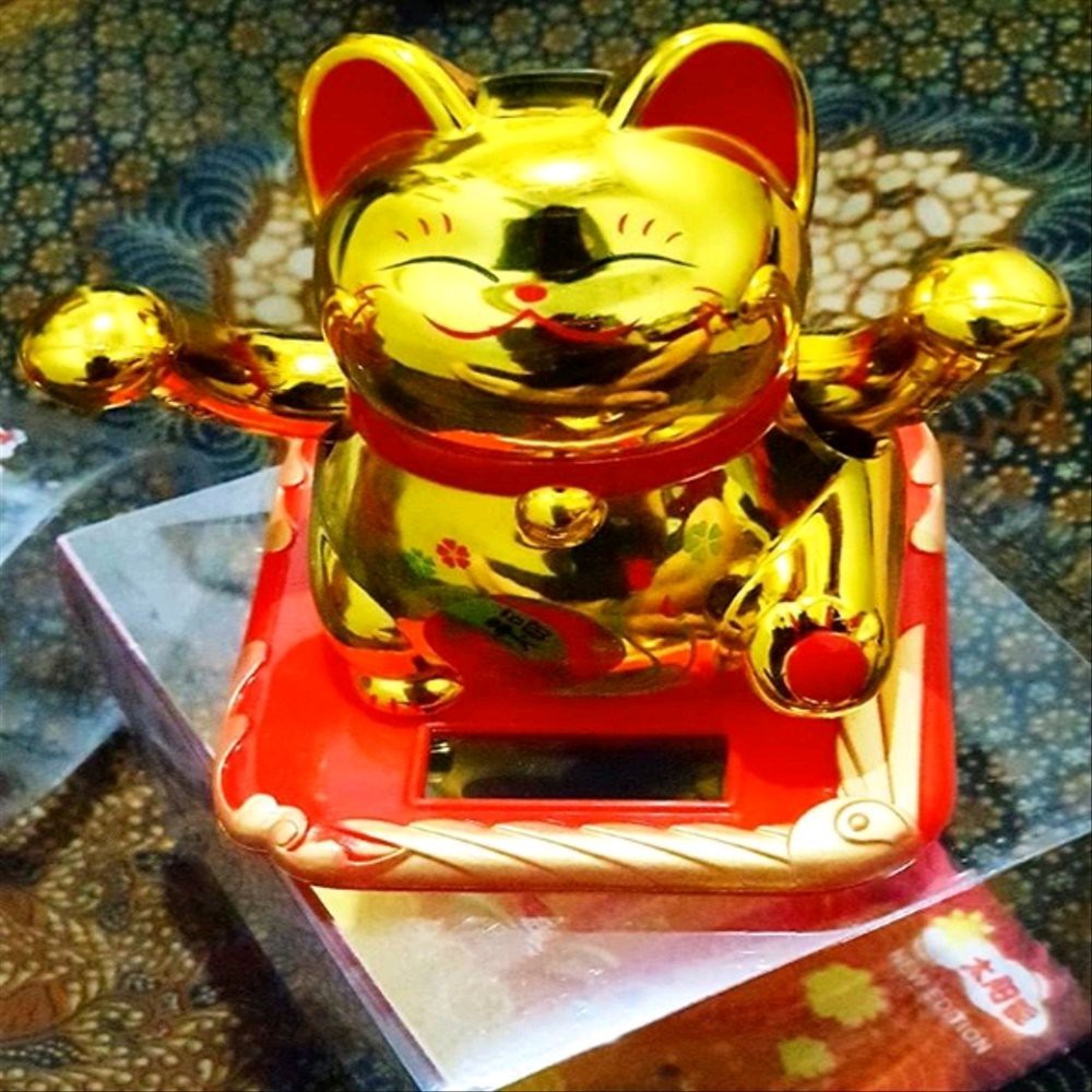 maneki neko adalah