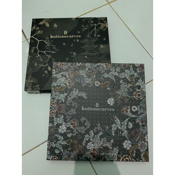 Bundling preloved Buttonscarves The royale series Grey + Ginkgo series Black