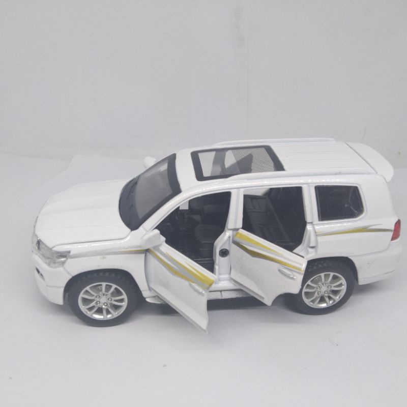 Tomtomo Toyota Land Cruiser Prado Mobil Mobilan Jeep Diecast Miniatur  jip