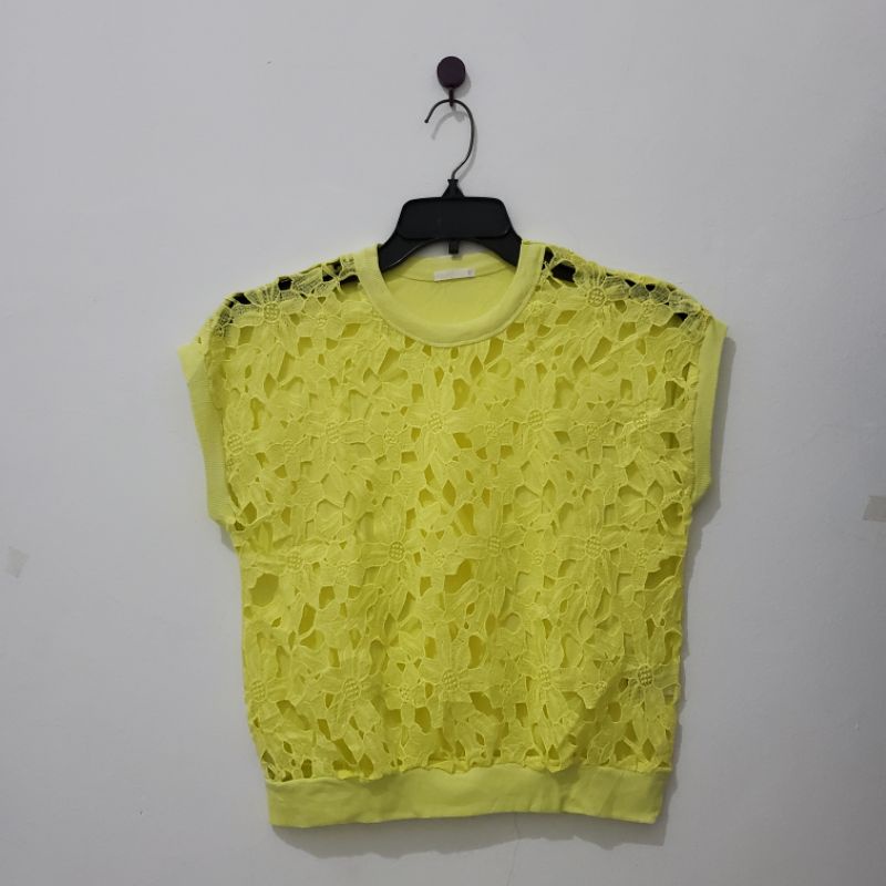 Thrift Vest Outer GU like new