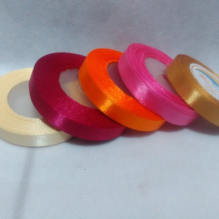 

Pita Satin Ukuran 1/2inch Per Roll