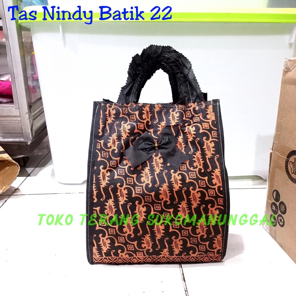 

tas hajatan spunbond nindy batik 22 lusinan