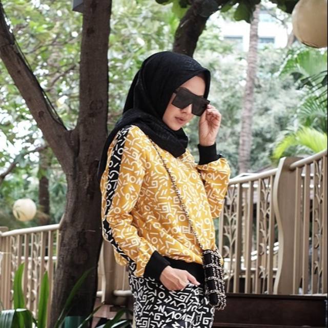 Keyword Shiny Sweatshirt Monel