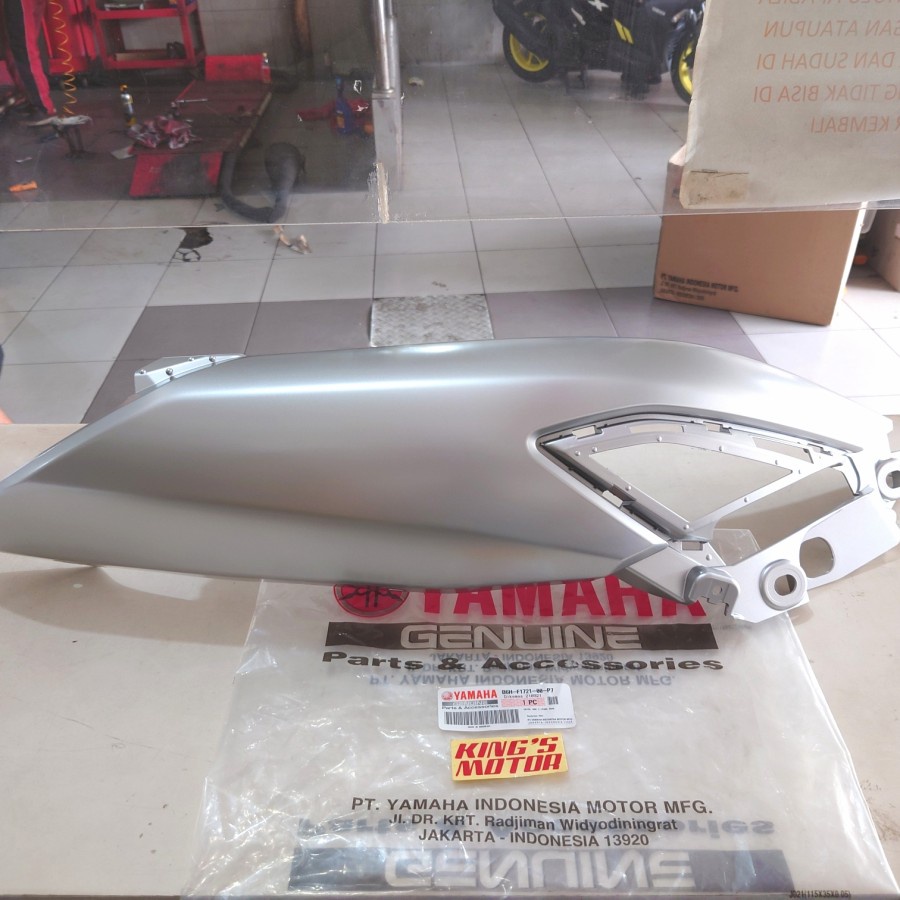 COVER BODY ALL NEW NMAX N MAX SILVER KANAN B6H-P7 ASLI YAMAHA