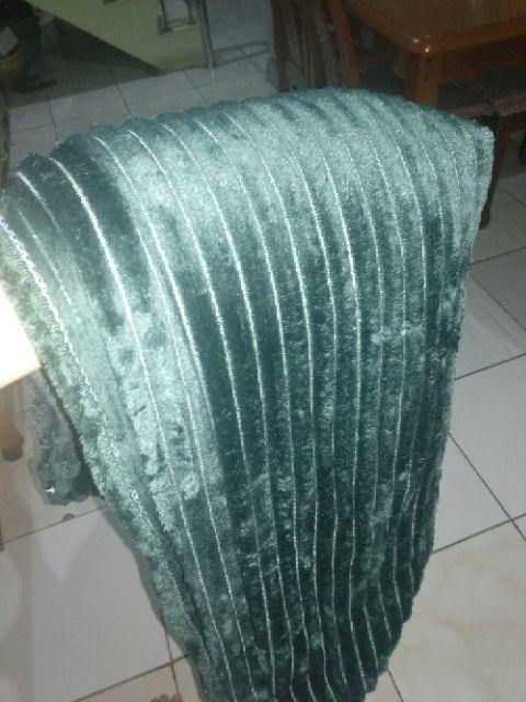 Selimut Bulu Halus Lembut 180 X 200 Motif Timbul Keren Kualitas Import Harga Termurah Promo Bisa Cod