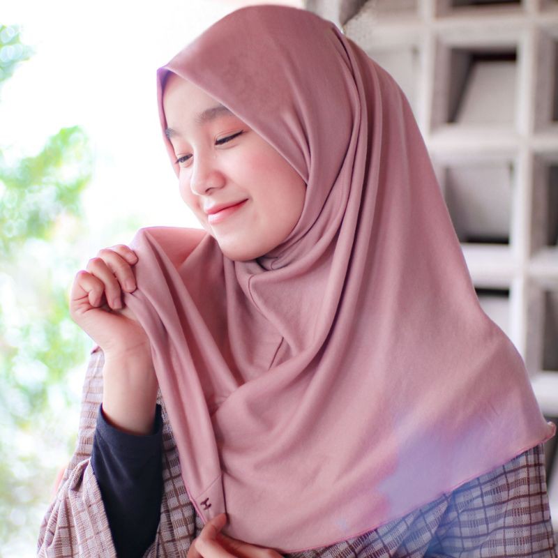 CLAUDEÉ Hijab Instant Bergo Non-pet Tanpa Tali Kerudung Sport Bahan Lembut Tidak Menerawang