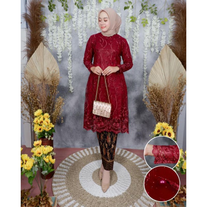 SAE - KEBAYA MODERN - KEBAYA WISUDA - KEBAYA TUNIK - KEBAYA KONDANGAN - KEBAYA TULLE - KEBAYA BRUKAT - KEBAYA PESTA - ATASAN KEBAYA SETELAN KEBAYA MODERN-MAROON