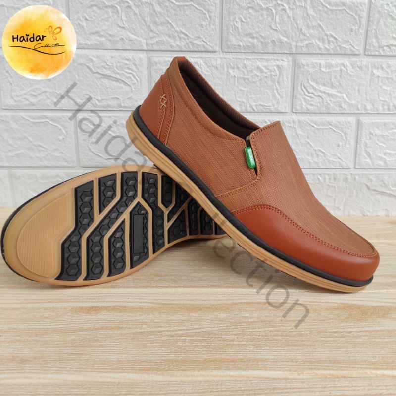 Sepatu Pria Kulit Sintetis Premium Slip On Kasual Cowok Kerja Lentur  Original Sol Karet