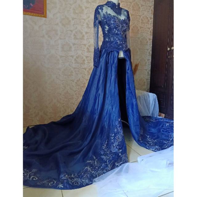 Gaun pengantin navy