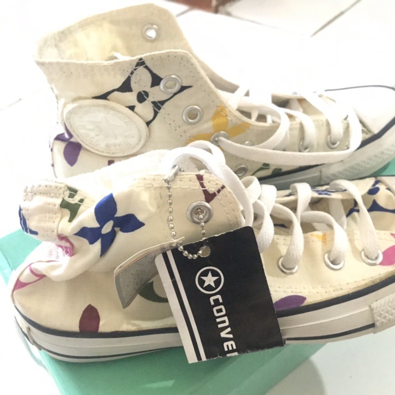 PRELOVED SEPATU CONVERSE LV