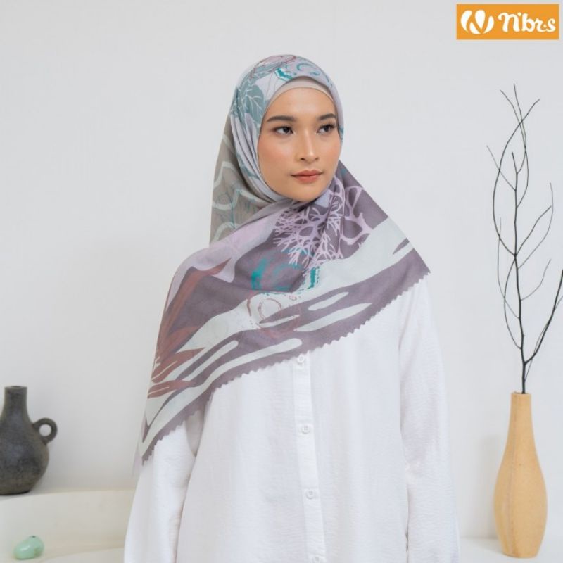 HIJAB SEGIEMPAT MOTIF SHAJARA SCARF © NIBRAS