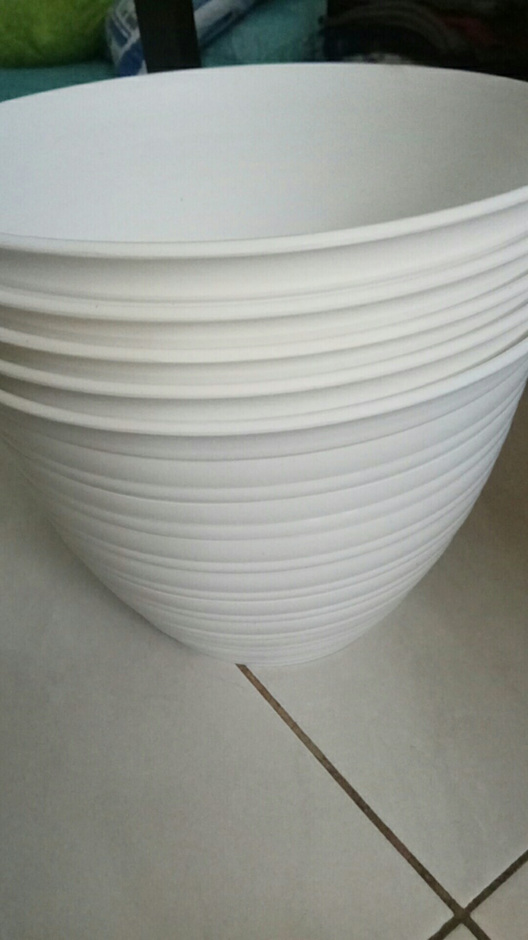 Pot Bunga Tanaman Motif Tawon Putih 24 Cm - Tawon Asli