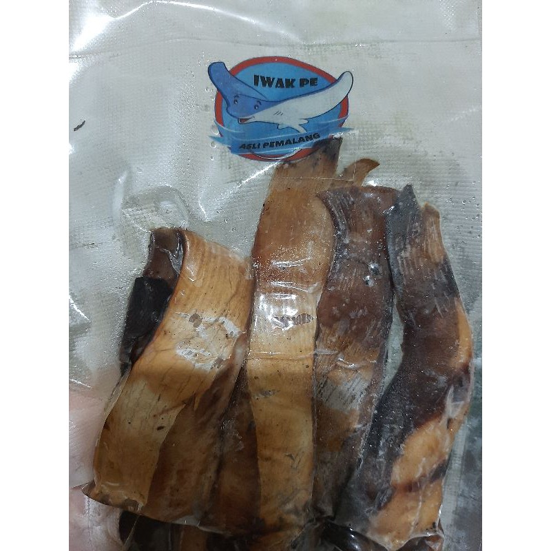 

iwak pe ( ikan pari asap)