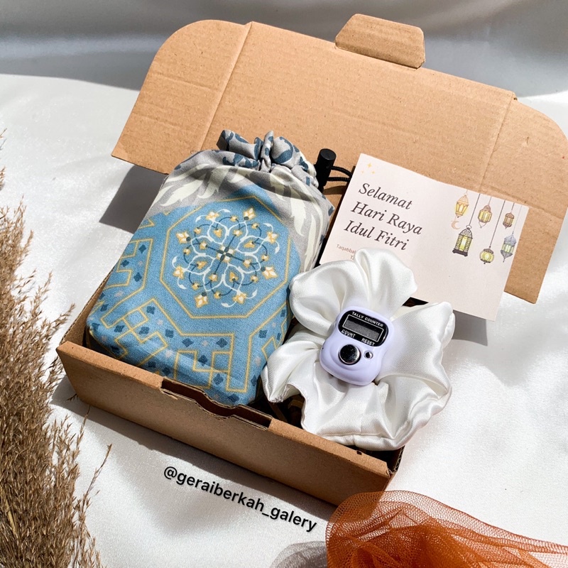

RUQAYYAH PACKAGE HAMPERS | GIFTBOX SAJADAH TRAVEL